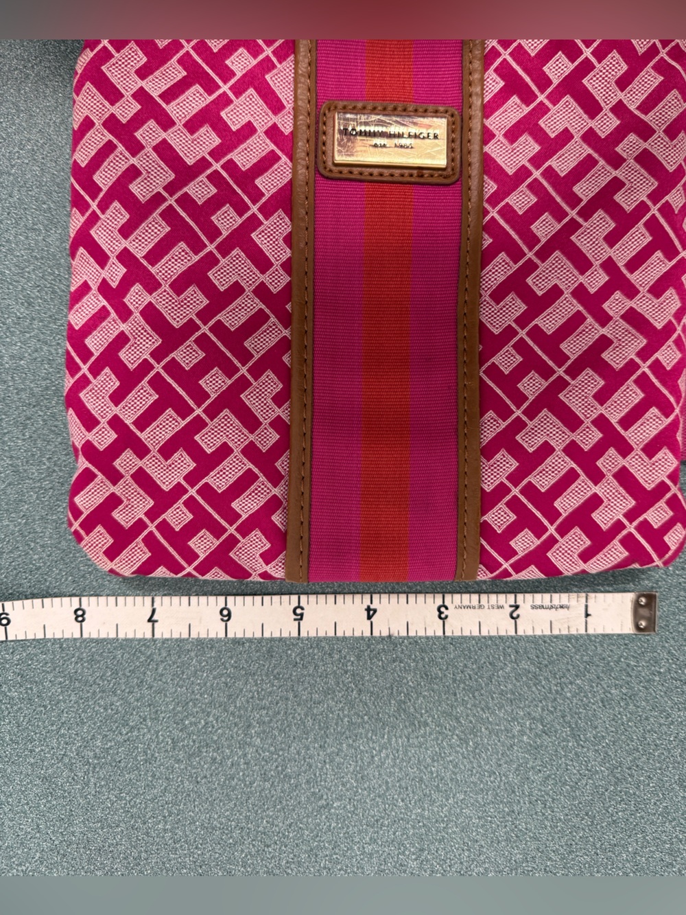 Tommy Hilfiger Logo-Print Crossbody Bag in Pink - Designer Style - Picture 3 of 11